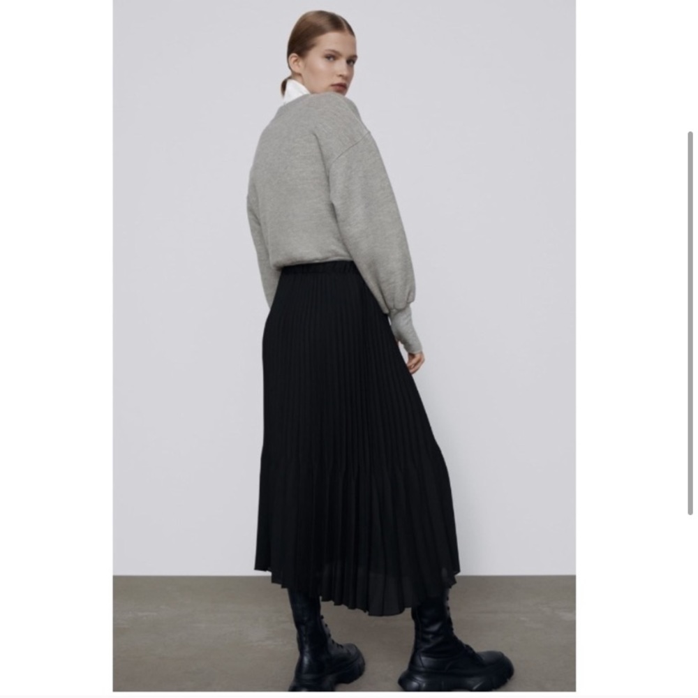 Pleated Midi Skirt Size XS NWT